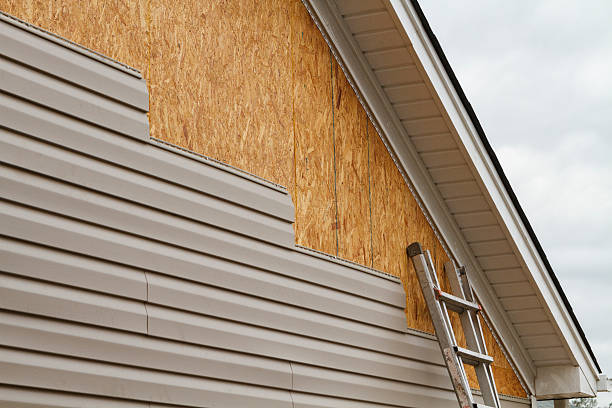 Professional Fiber Cement Siding technician working in Sabina, OH